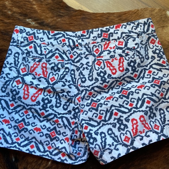 Tommy Hilfiger shorts size 10–red/navy print - Picture 2 of 5